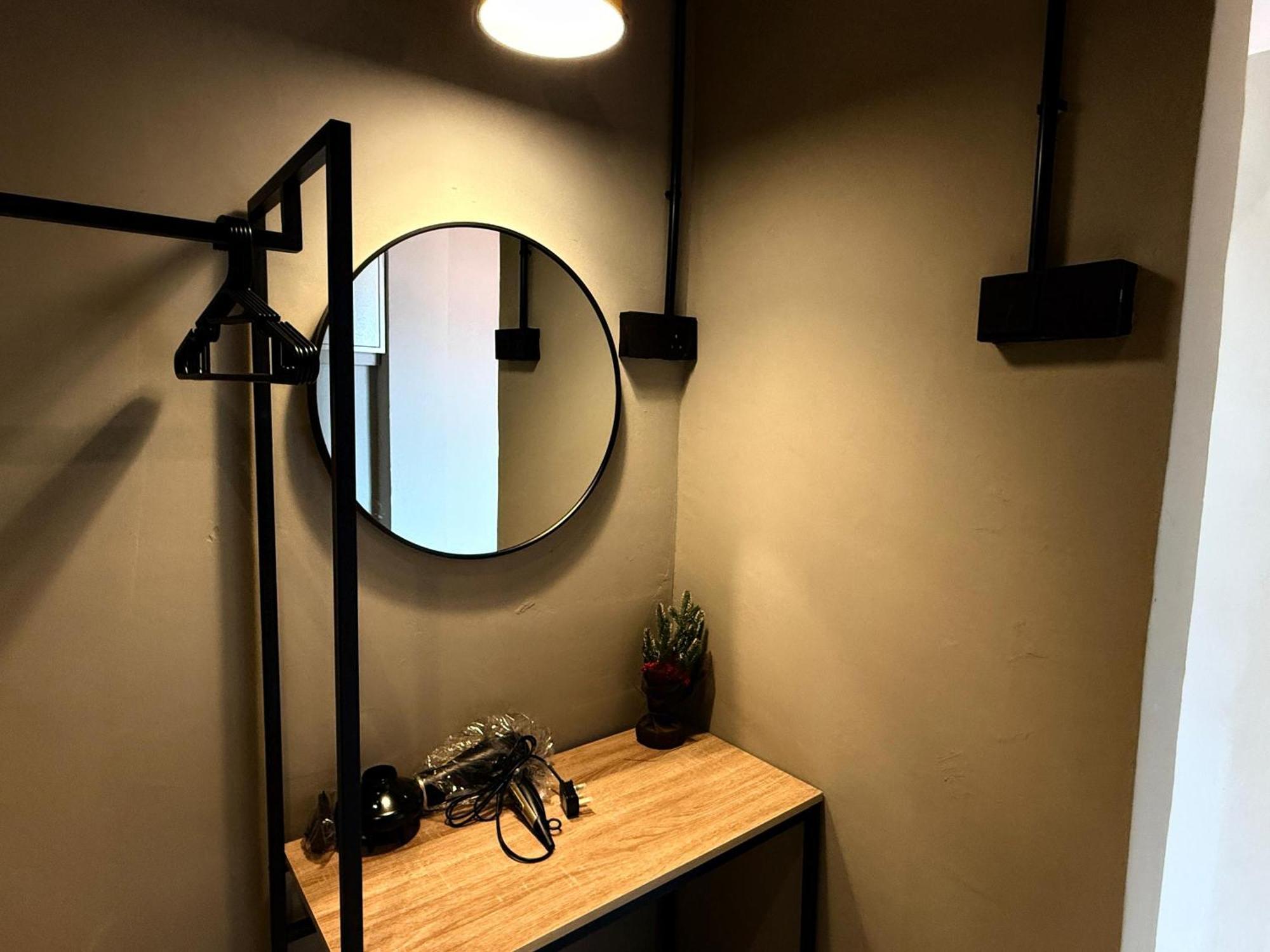 M2 Living Townhouse In Penginapan